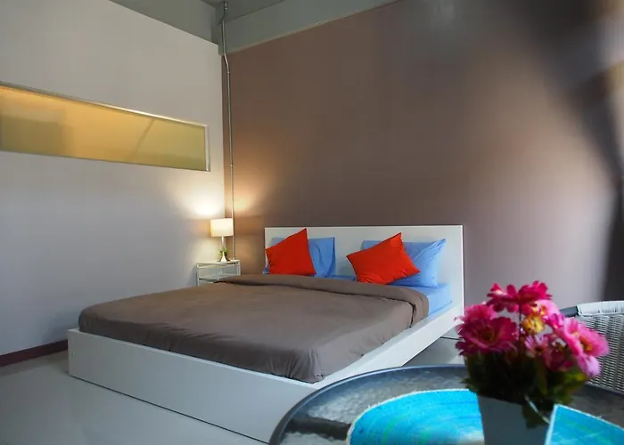 Sriyanar Place 3*