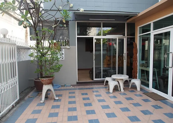 Sriyanar Place 3*